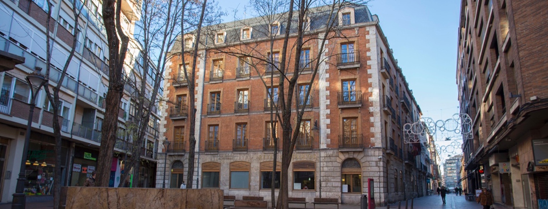 RESIDENCIA DE POSTGRADO REYES CATÓLICOS